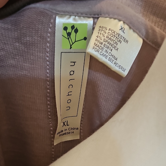 Gray Oversized Tee with Short Sleeves and Rounded Neckline - Picture 2 of 4